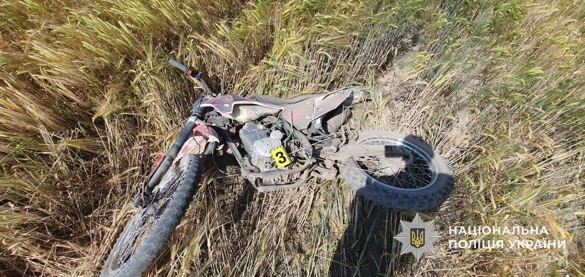 Біля Виноградова двоє підлітків на мотоциклі постраждали у зіткненні з Mercedes Vito (ФОТО)