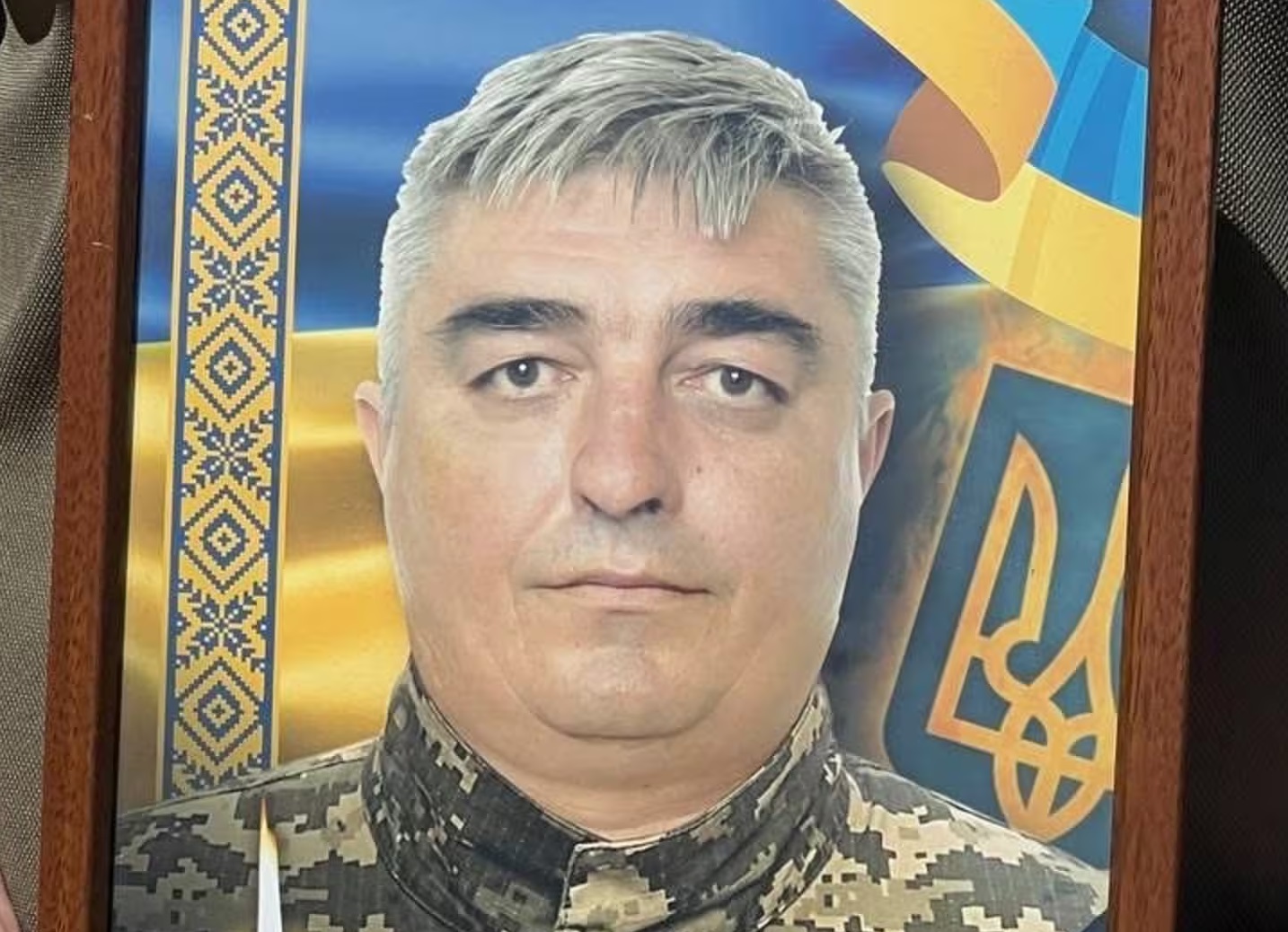 У Тарнівцях на Ужгородщині провели в останню дорогу захисника Василя Копача (ФОТО)