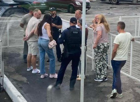 В Ужгороді з міжнародного автобуса зняли громадянина рф (ФОТО)