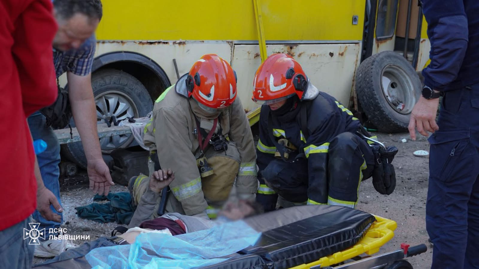 Після ракетного удару в Мукачеві шестеро пацієнтів із переломами та черепно-мозовими травмами у лікарні (ФОТО)