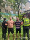 У Хусті двоє чоловіків побили поліцейського та військового (ФОТО)