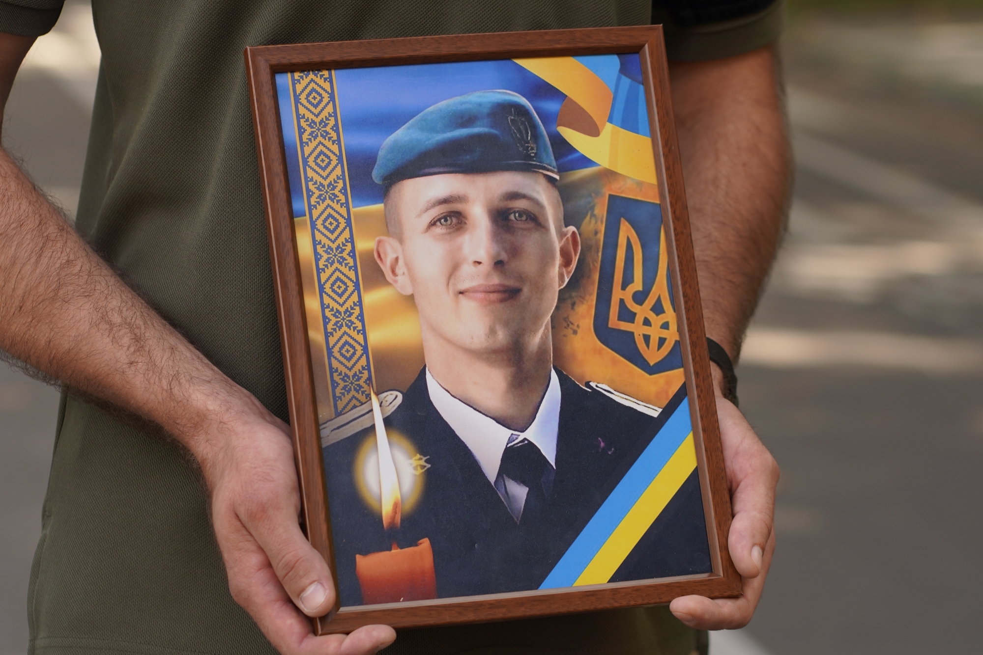 В Ужгороді попрощалися із полеглим Героєм Владиславом Мельником (ФОТО)