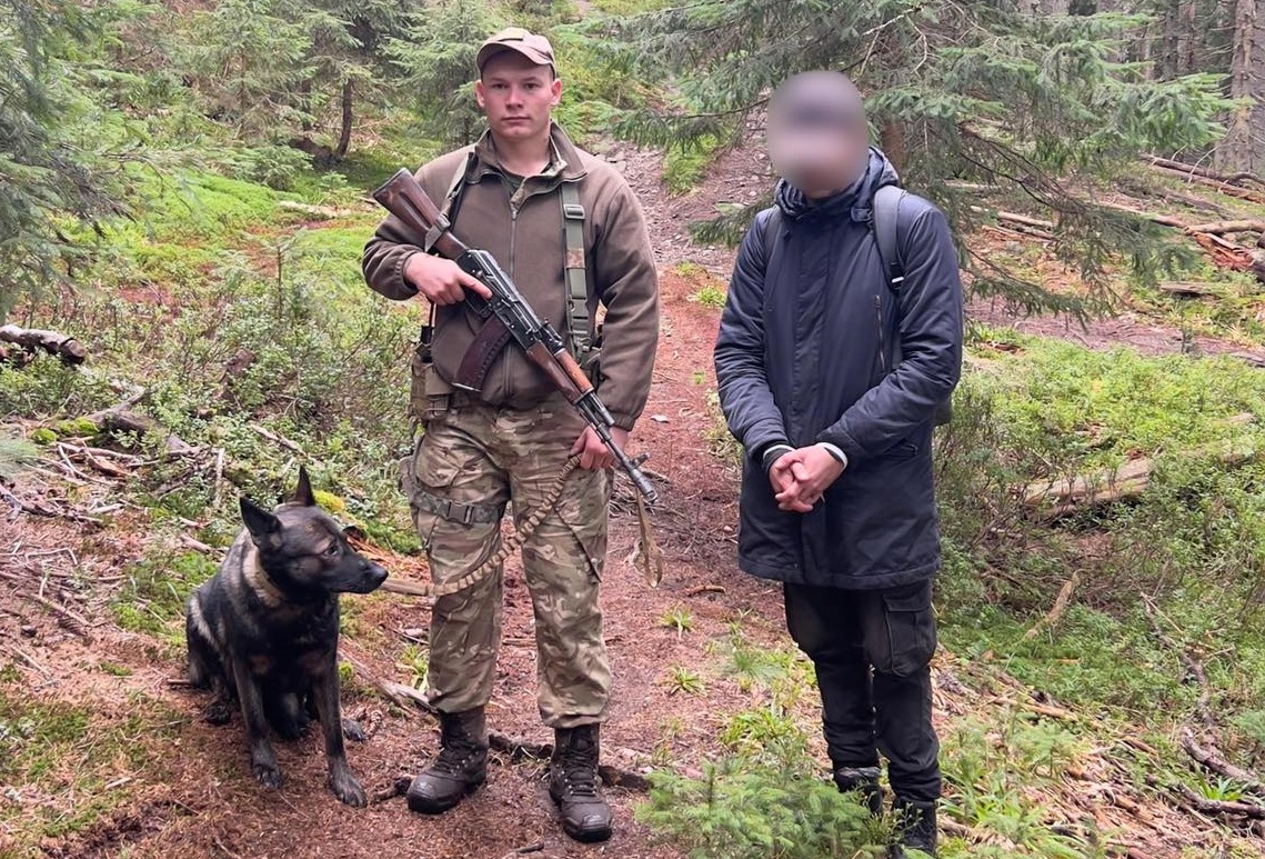 На Закарпатті прикордонники затримали чоловіка, який намагався потрапити до Румунії (ФОТО)