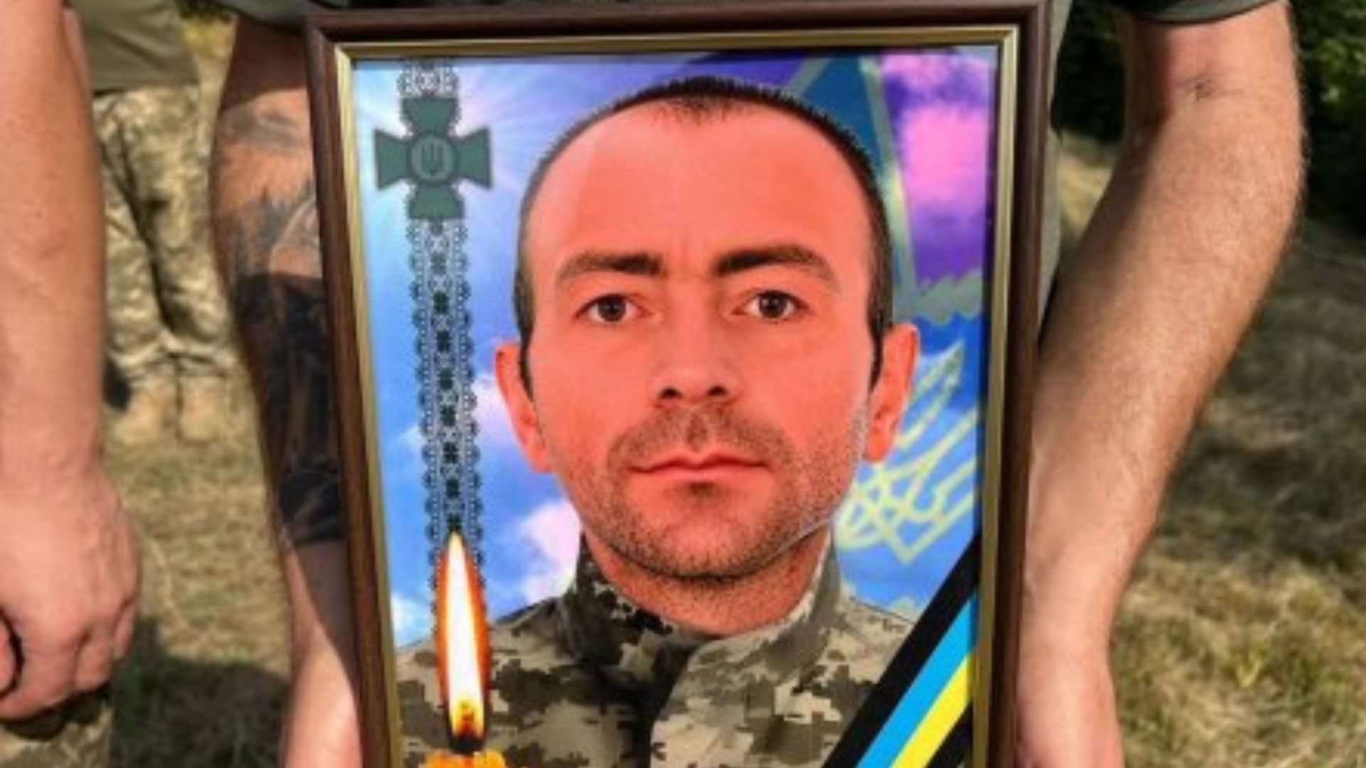На Закарпатті попрощалися з полеглим прикордонником Віталієм Щубелко із Подобовця (ФОТО)