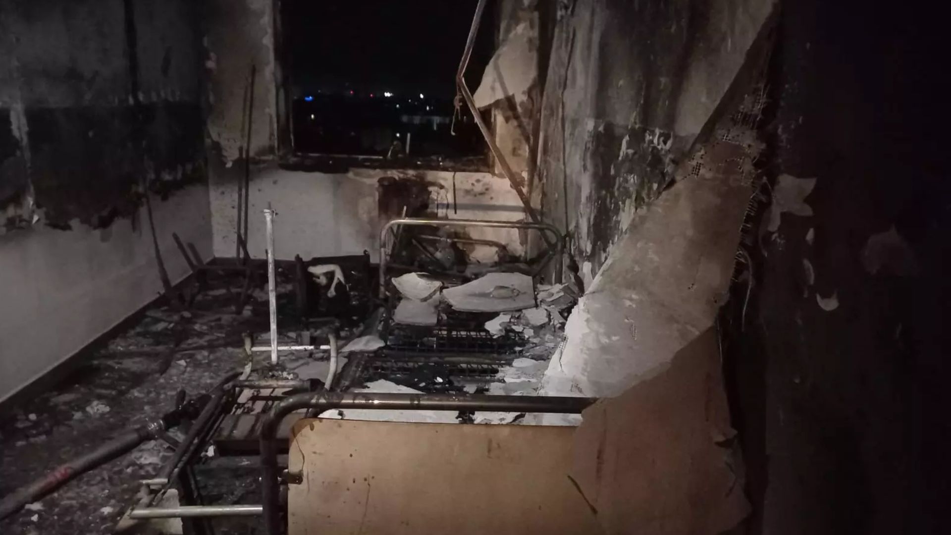  Під час пожежі в Ужгородській лікарні загинув пацієнт (ФОТО) 