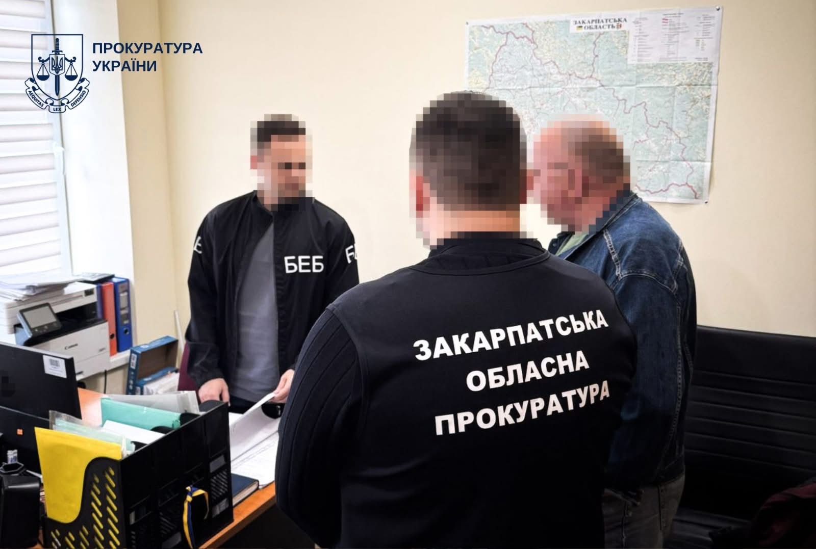Керівнику підприємства на Закарпатті повідомили про підозру у спробі контрабанди лісоматеріалів (ФОТО)