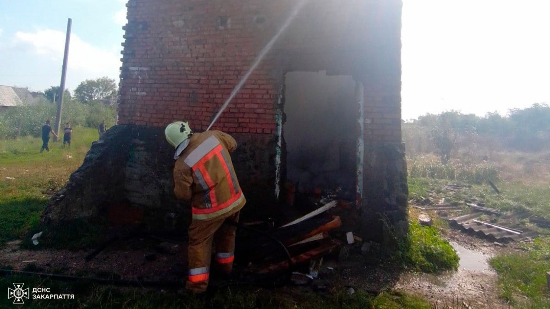 У Королеві на Берегівщині горів двоповерховий будинок