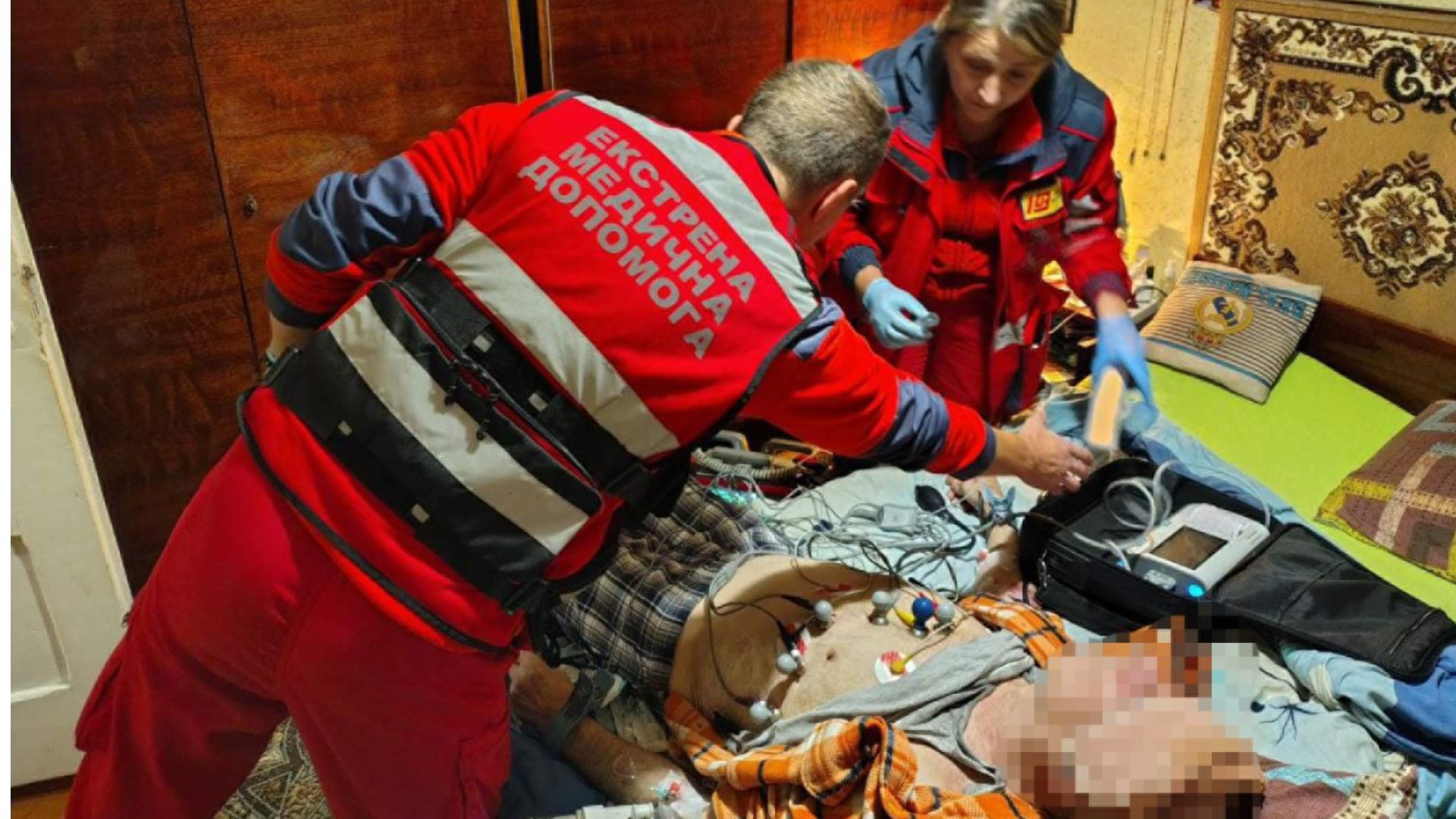 Медики швидкої на Закарпатті врятували життя пацієнту з критичним інфарктом (ФОТО)