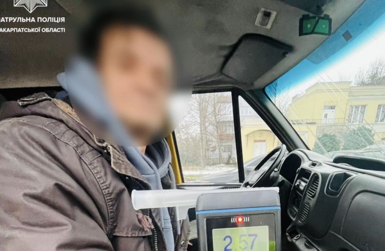 В Ужгороді зупинили нетверезого водія, який порушував ПДР (ФОТО)