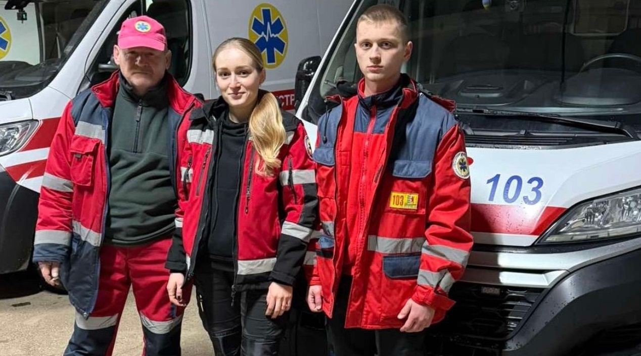 Закарпатські медики екстреної допомоги врятували життя пацієнтці у новорічну ніч (ФОТО)