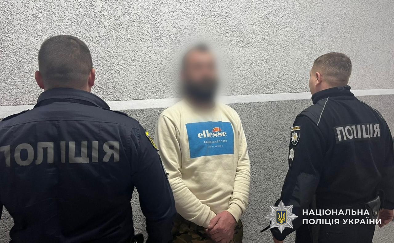 На Хустщині затримали підозрюваного у торгівлі бойовою зброєю (ФОТО)