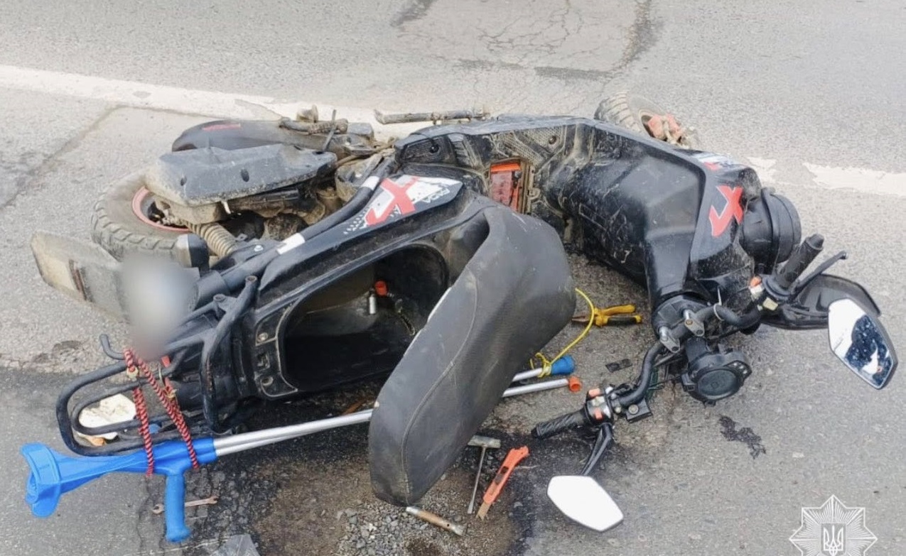 У Мукачеві нетверезий водій мопеда спричинив ДТП (ФОТО)