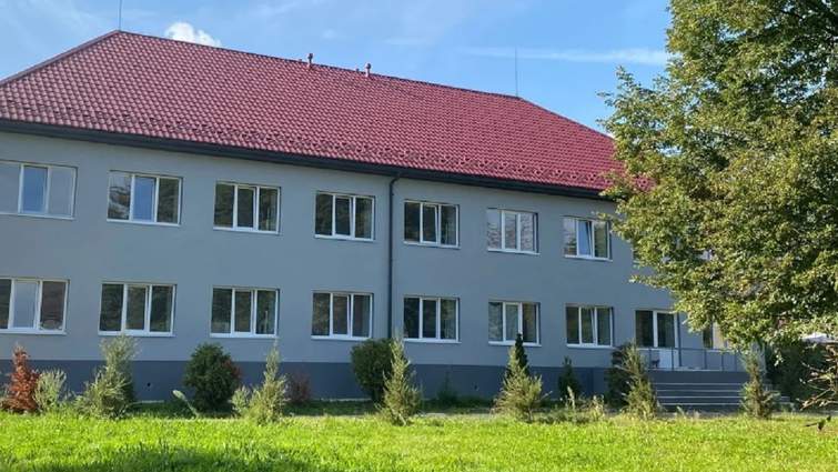 На Закарпатті відремонтований за гроші міжнародних донорів притулок для біженців віддали в оренду пов’язаному з будівництвом вітряків фонду