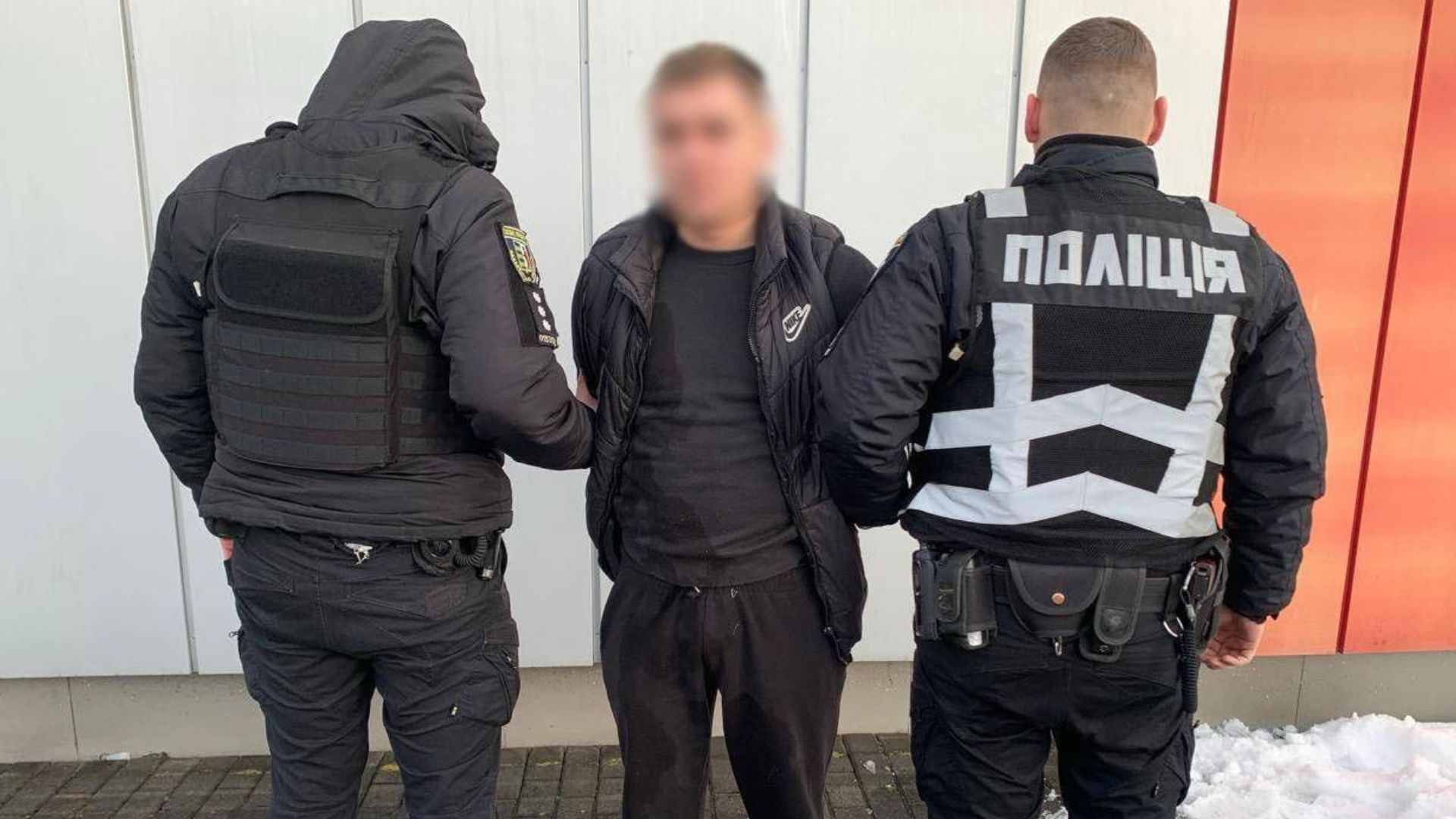 В Іршаві поліція затримала підозрюваного у торгівлі наркотиками (ФОТО)