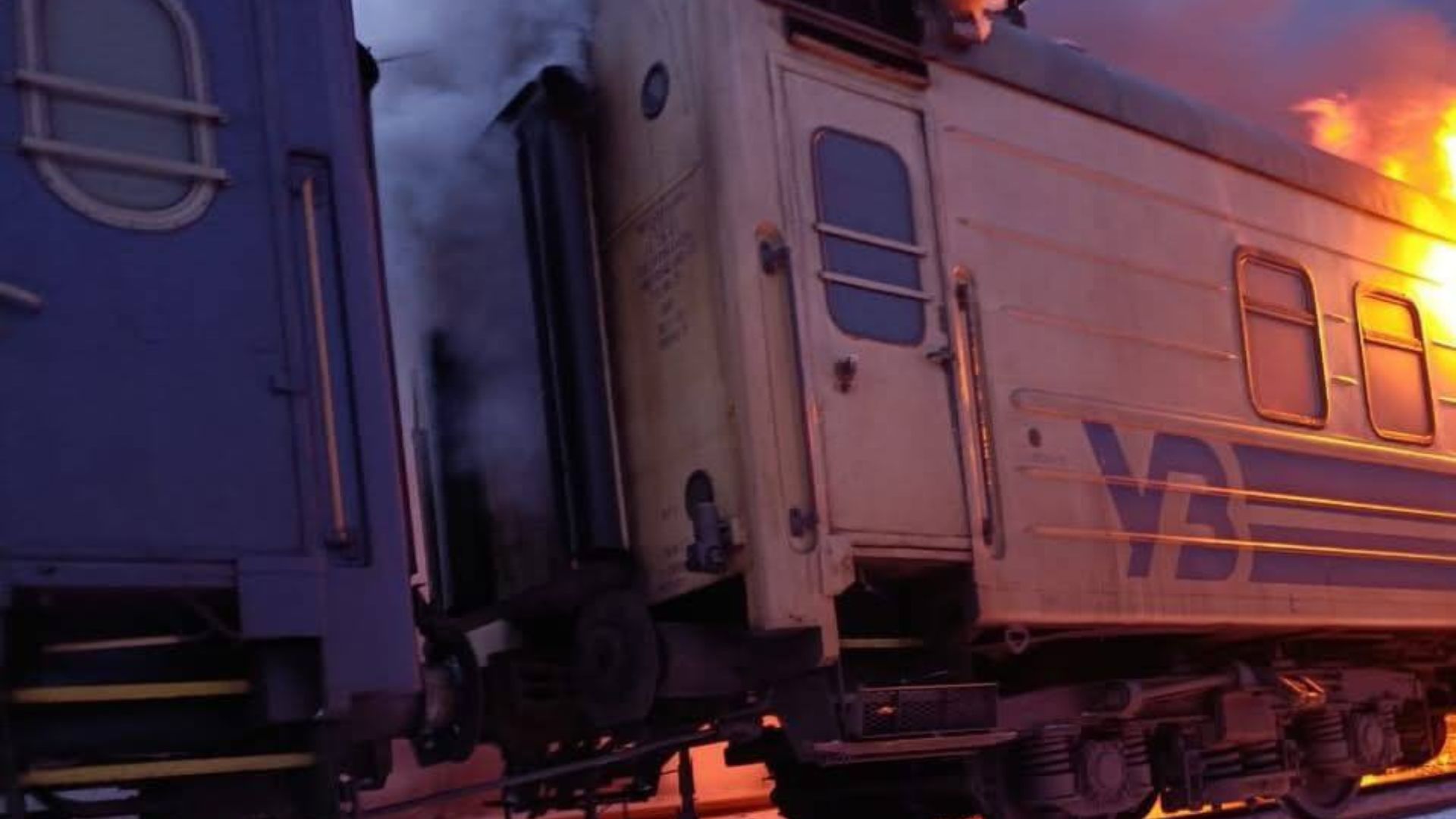 На місці удару рф по пасажирському поїзду "Чоп – Харків – Барвінкове" виявили фрагменти 6 тіл