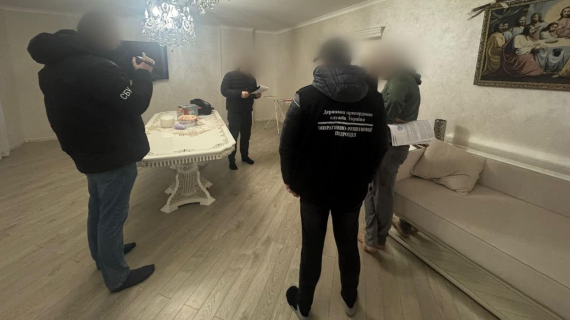 Закарпатські підприємці «відправляли» чоловіків за кордон під виглядом водіїв (ФОТО)