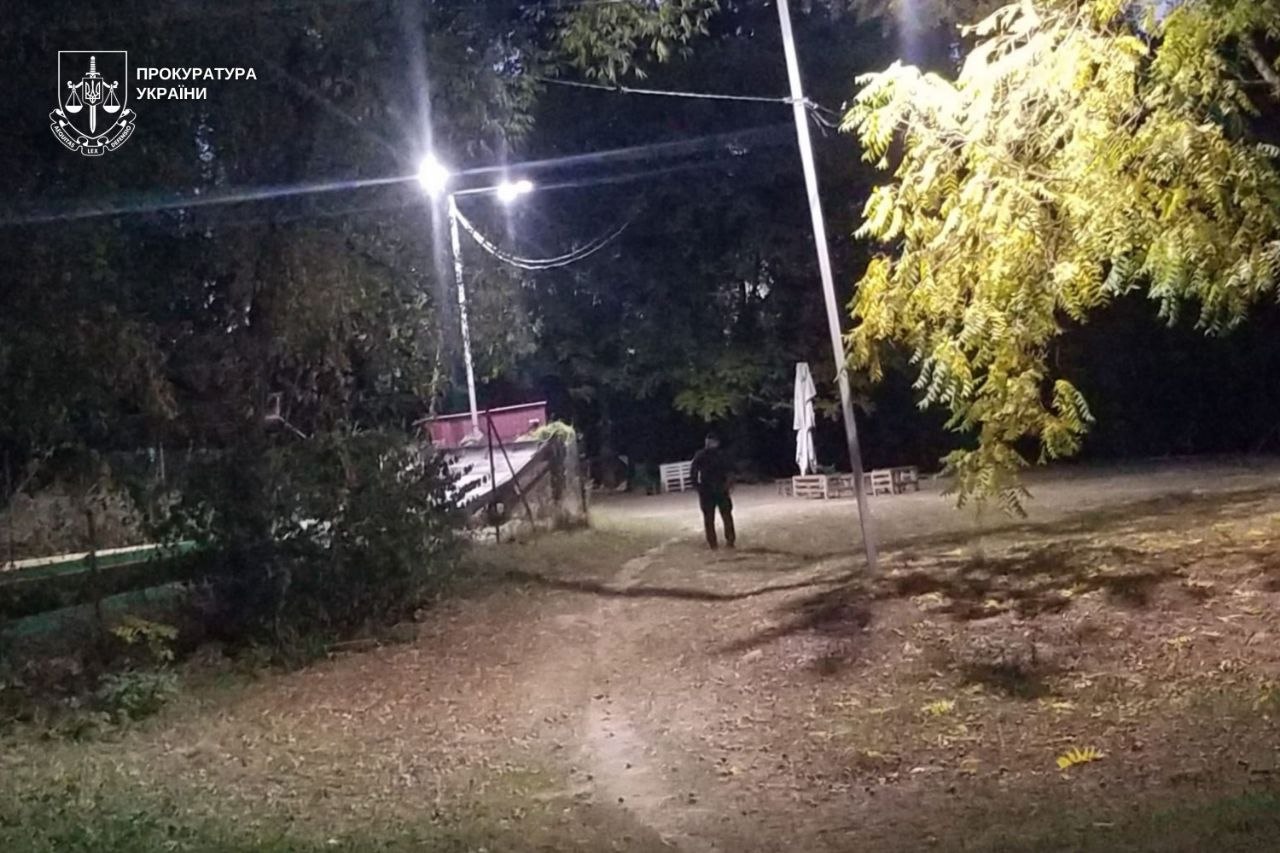 В Ужгороді двом чоловікам повідомили про підозру через стрілянину в Боздоському парку (ФОТО)