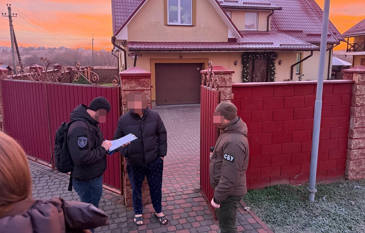 ДБР викрило незаконну вирубку дубів у Берегові на понад 1,6 млн грн (ФОТО)