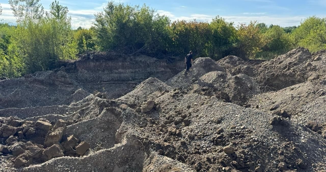 До 8 років ув’язнення загрожує фігурантам справи про незаконний видобуток на Тисі (ФОТО)