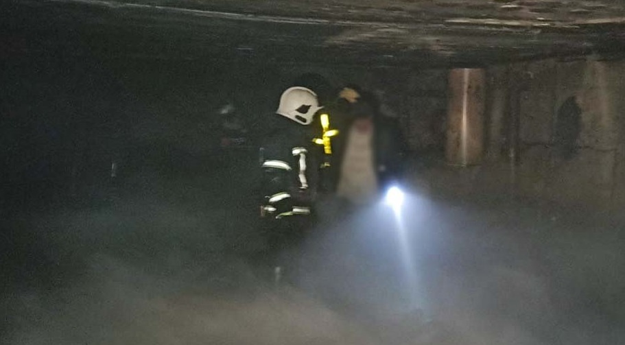 У селі Клочки на Мукачівщині через пожежу в гаражі ледь не згорів будинок  (ФОТО)