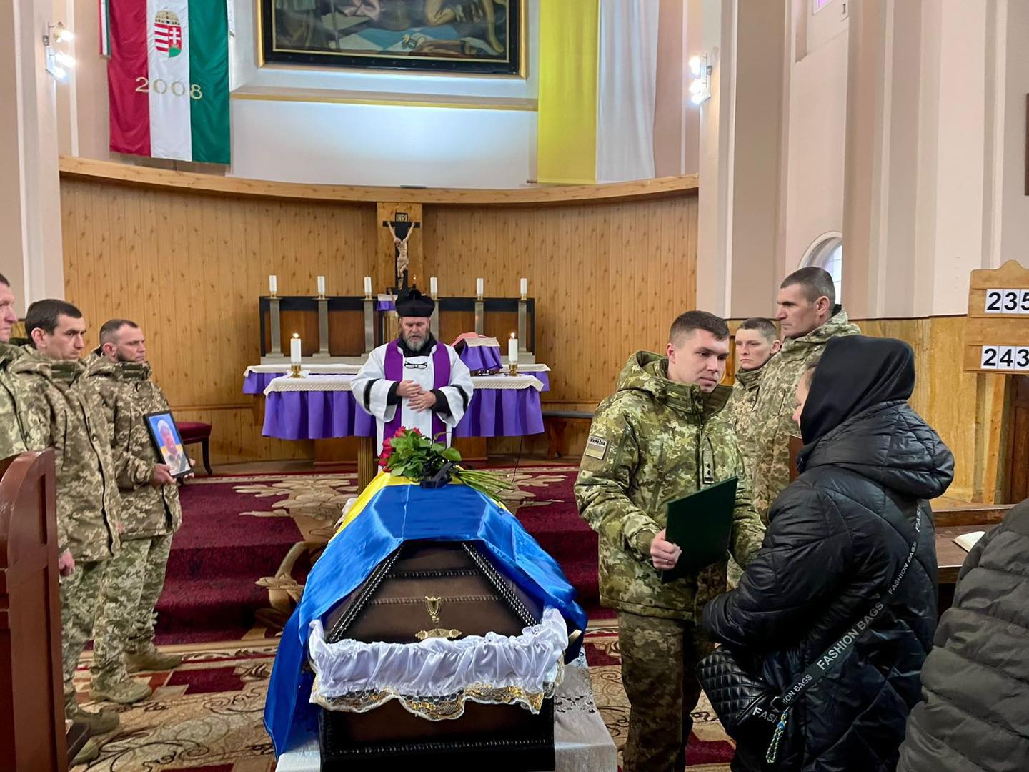 На Закарпатті попрощалися зі старшим солдатом Віктором Рубльовським (ФОТО)