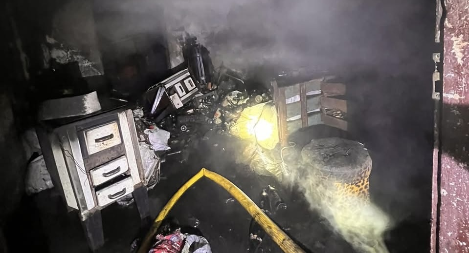 У Білках через пожежу в підвалі ледь не згорів житловий будинок (ФОТО)