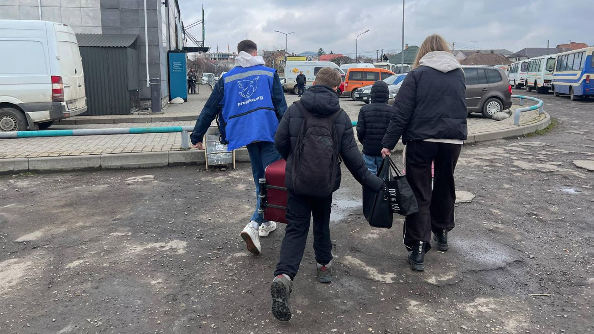 На Закарпаття евакуювали матір з трьома дітьми із прифронтової території  (ФОТО)