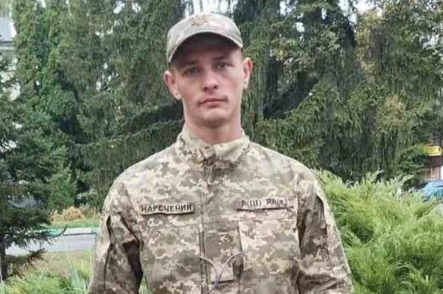 У Ганьковиці на Мукачівщині провели в останню дорогу полеглого на Харківщині Василя Дронишинця (ФОТО)