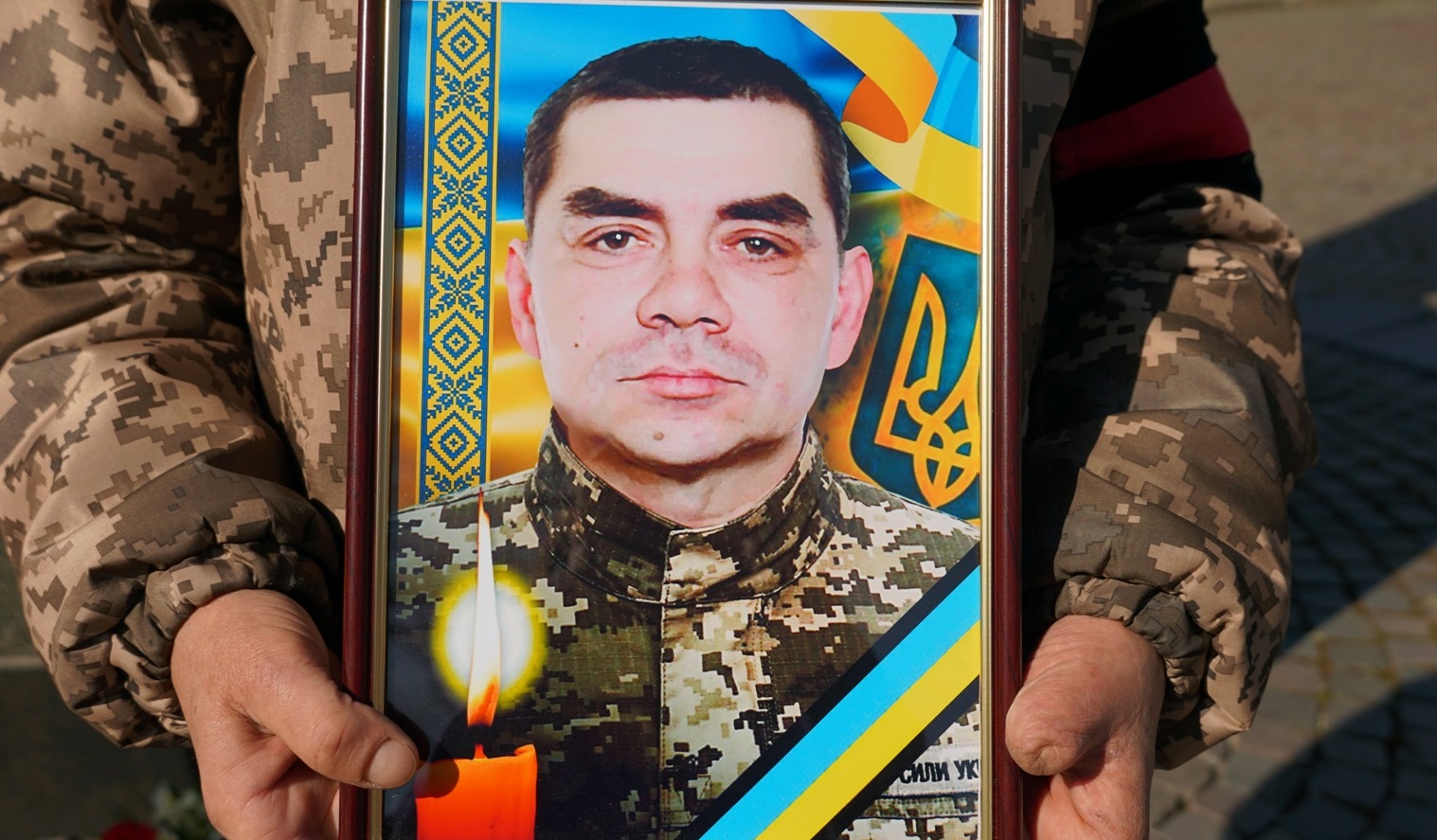 В Ужгороді попрощалися з полеглим на війні з росією захисником Борисом Тараненком (ФОТО)