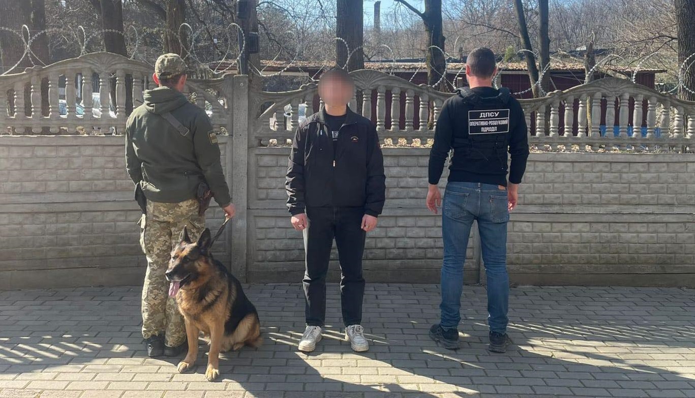 Прикордонники Чопського загону затримали турка за спробу незаконного переходу кордону (ФОТО)