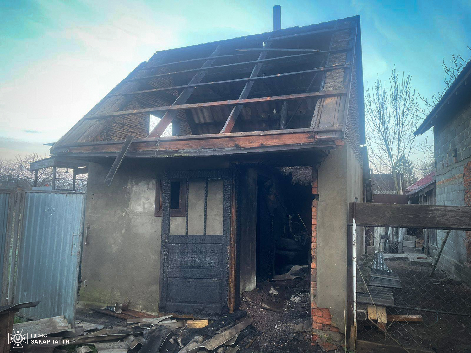 У Буштині на Тячівщині у пожежі загинув господар будинку (ФОТО)