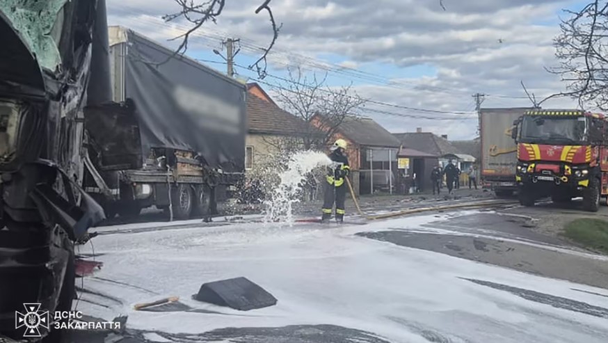 Рятувальники показали фото смертельної ДТП у Ракошині (ФОТО)
