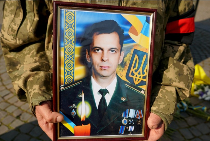 В Ужгороді попрощалися із 56-річним офіцером Олександром Сахнюком (ФОТО)