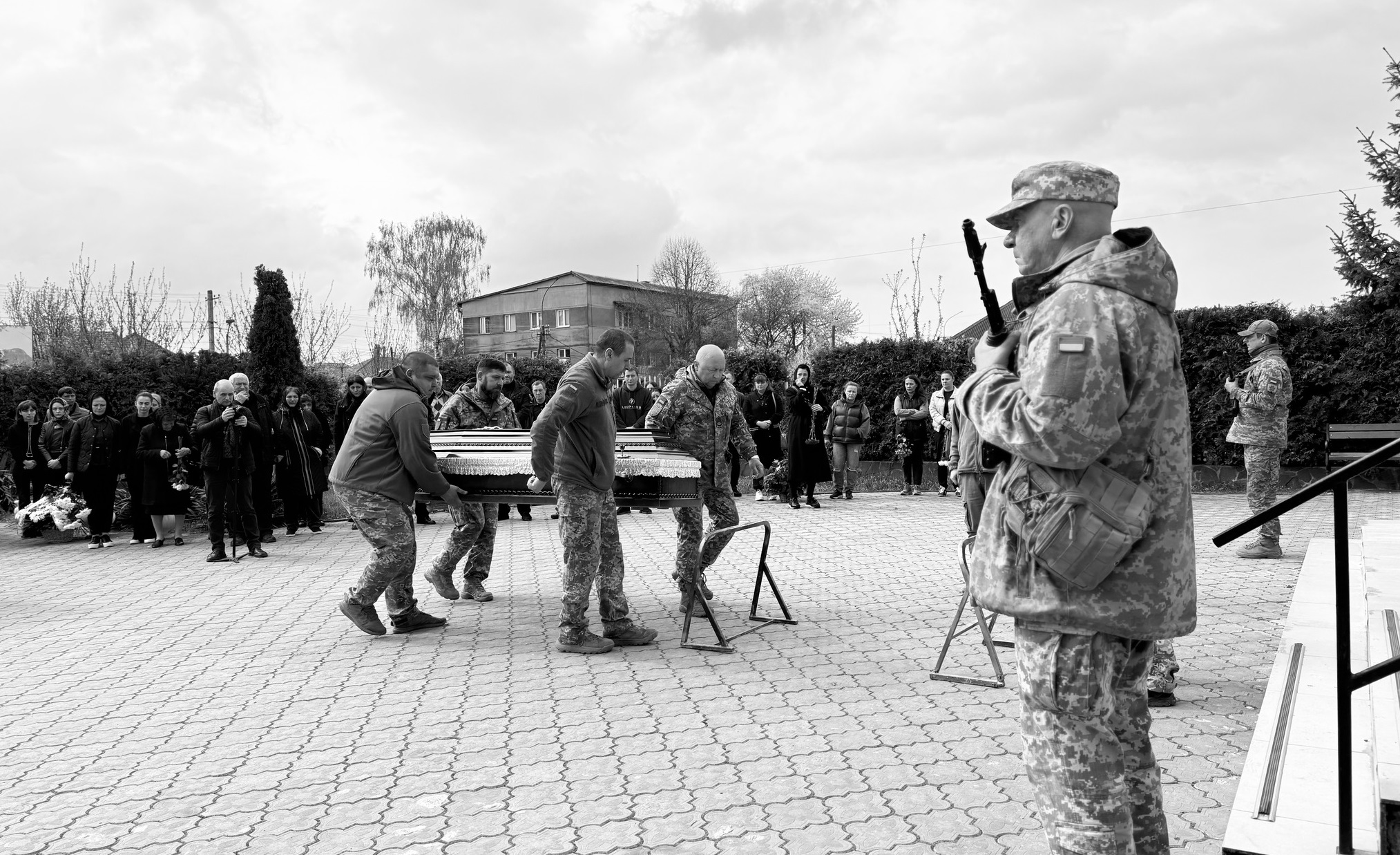 У Мукачеві попрощалися із загиблим в автокатастрофі воїном Василем Капітаном (ФОТО)