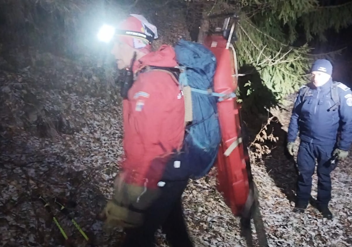 У румунських Карпатах знайшли живим 25-річного українця у важкому стані (ФОТО)