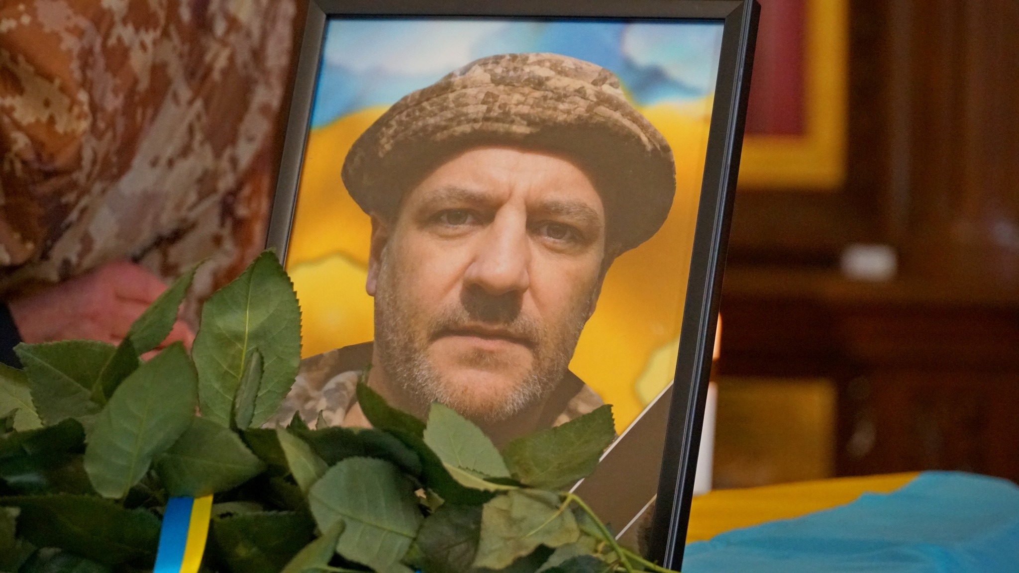 У Мукачеві попрощалися із полеглим на війні з рф захисником Юлієм Калі (ФОТО)