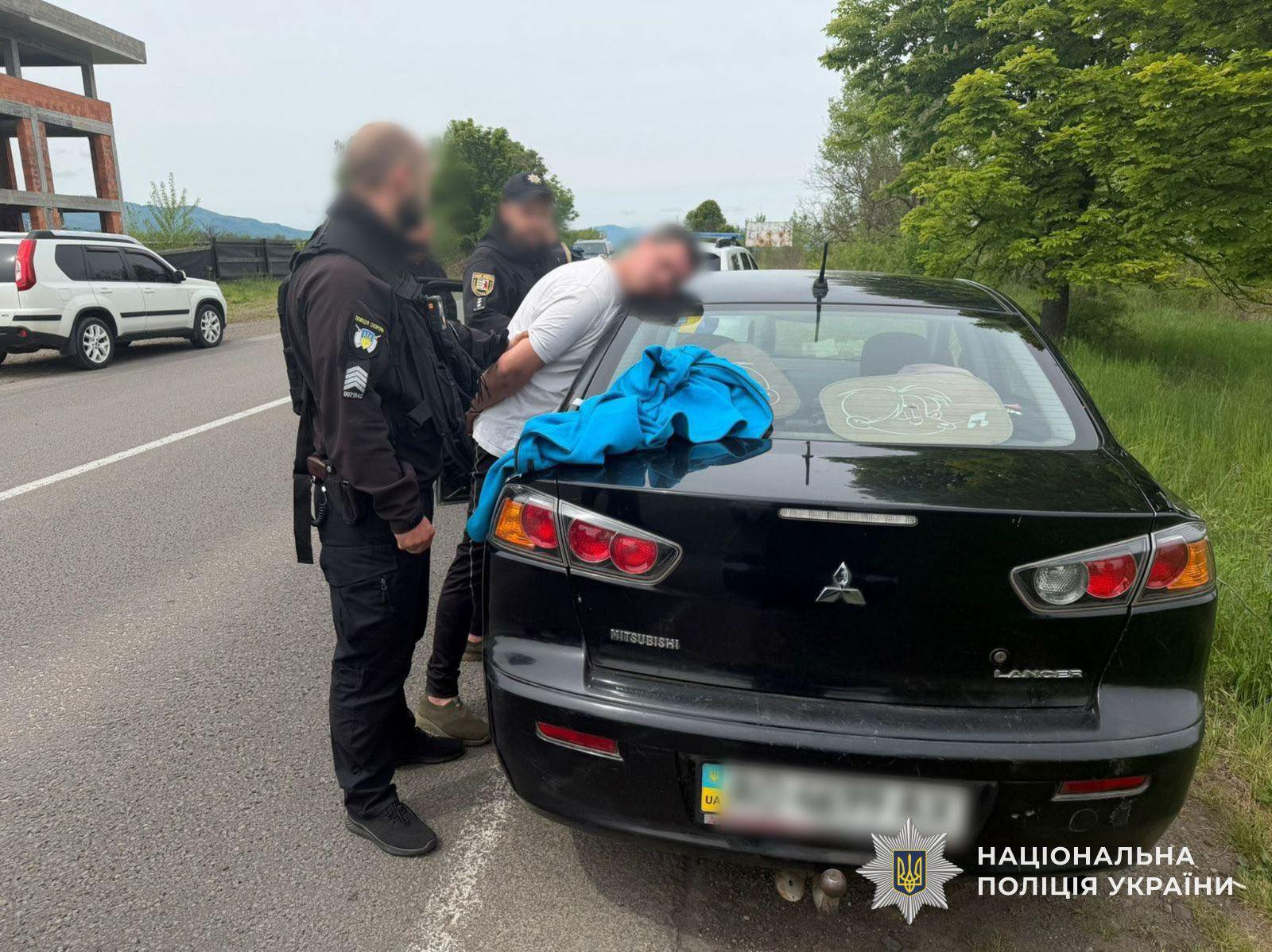 У Тячеві нетверезий чоловік викрав авто і одразу потрапив у руки поліції (ФОТО)