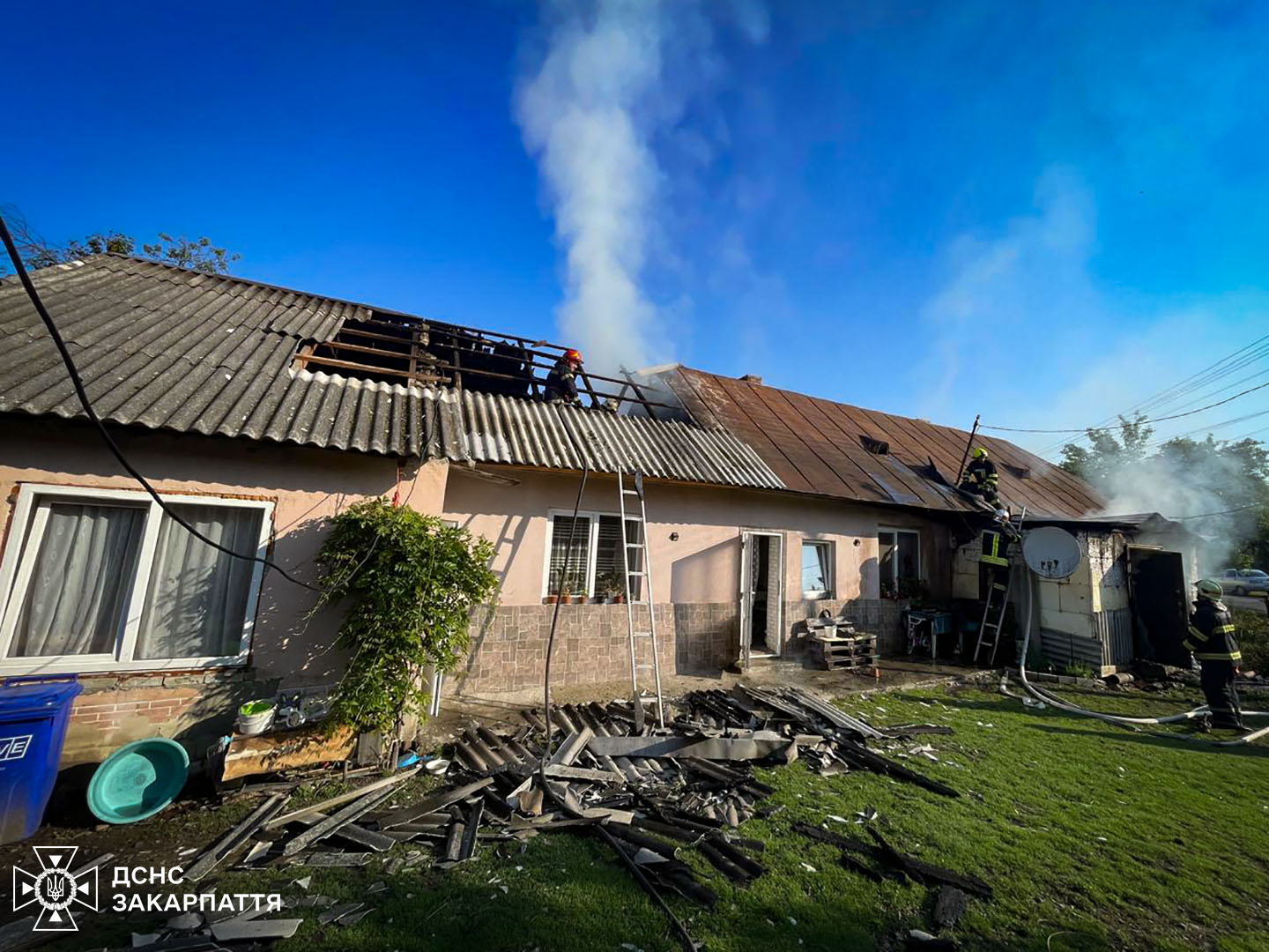 На Ужгородщині горів житловий будинок (ФОТО)