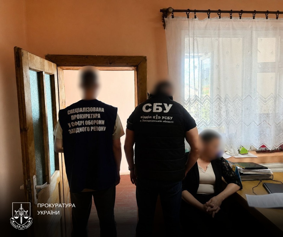 Адвокатка із Закарпаття обіцяла «вирішити» ВЛК за $11 тисяч (ФОТО)