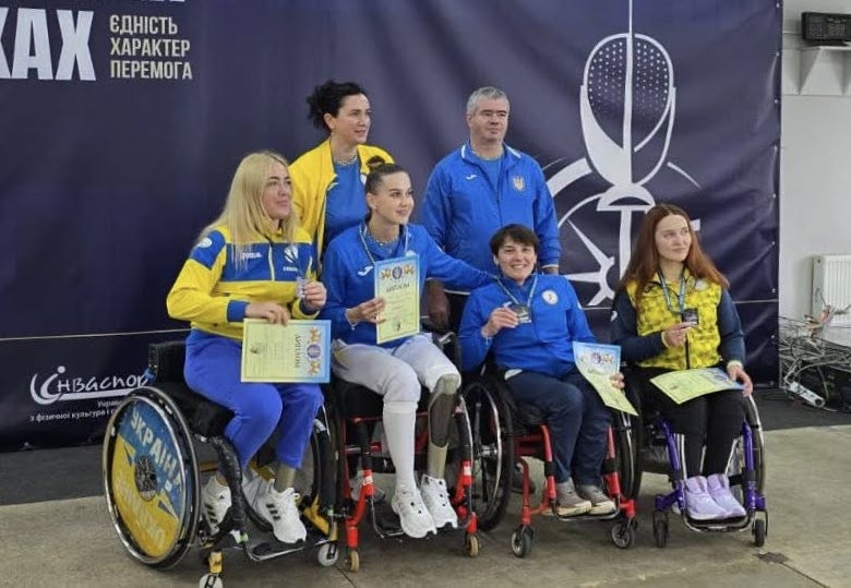 Спортсменка із Закарпаття здобула дві нагороди на національній першості з парафехтування (ФОТО)