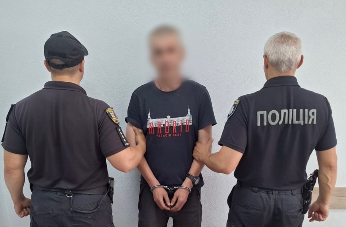 В Ужгороді чоловік під час сварки вдарив ножем колишню дружину (ФОТО)