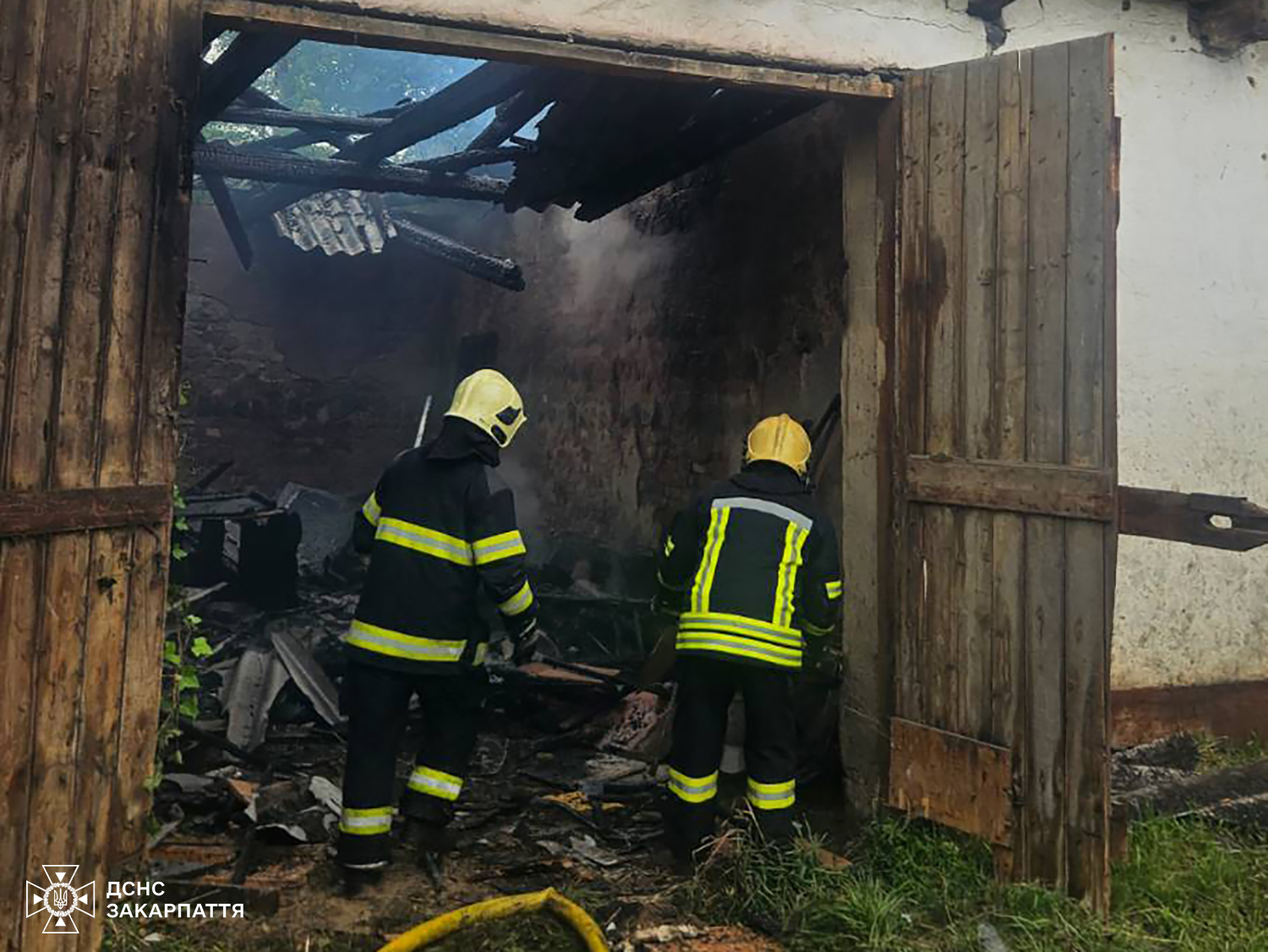 У Батьові на Берегівщині врятували склад від пожежі (ФОТО)