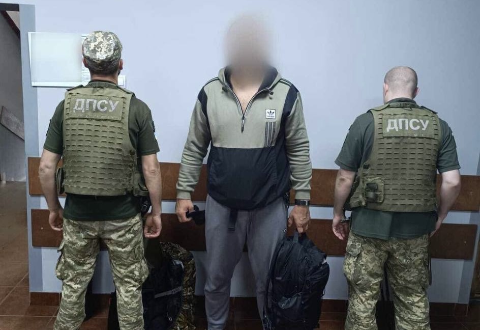 У горах Закарпаття затримали киянина, який пішки повертався з Румунії (ФОТО)