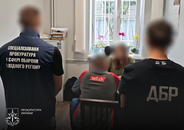 На Закарпатті військовослужбовиця два роки не служила, але отримала понад 1,5 млн грн