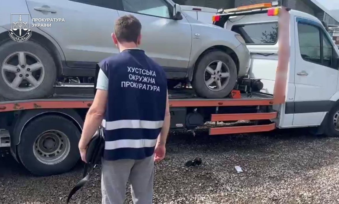 На Закарпатті 28-річного чоловіка судитимуть за спробу продати гуманітарні авто для ЗСУ (ФОТО)