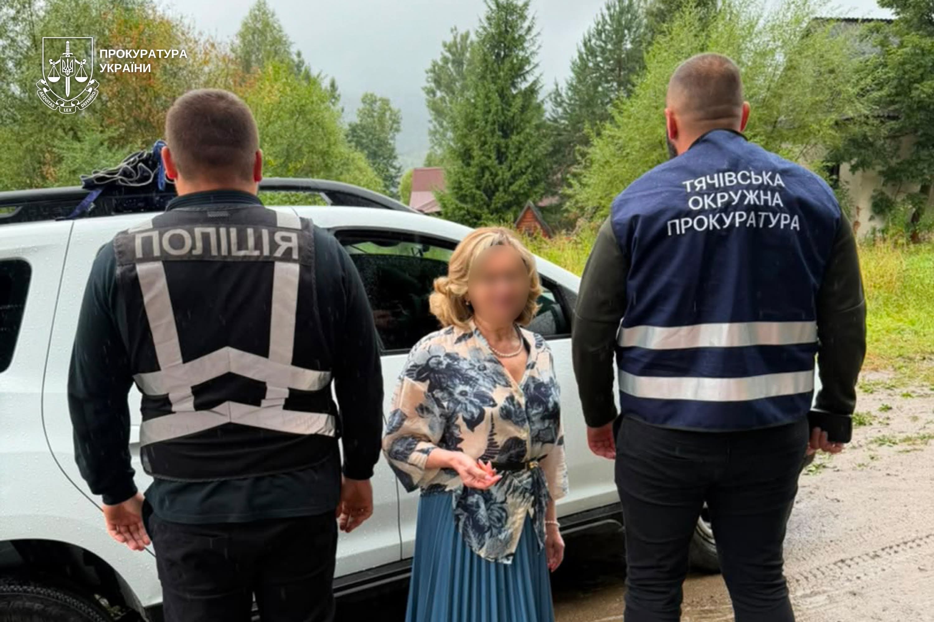 На Закарпатті голову ЛКК затримали після отримання $1000 за фіктивний висновок про потребу в догляді (ФОТО)