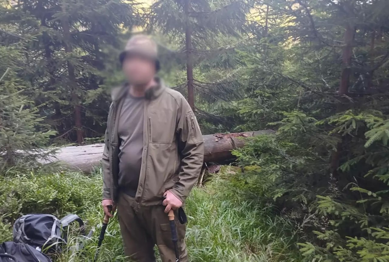 На Рахівщині рятувальники розшукали туриста, який дві доби блукав у Карпатах (ФОТО)