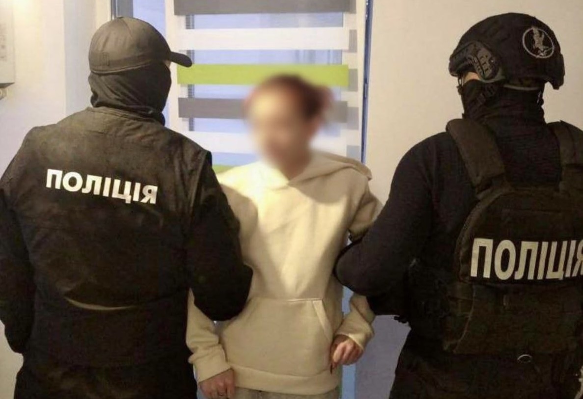 В Ужгороді шахрайку засудили до 4 років за продаж неіснуючих товарів (ФОТО)