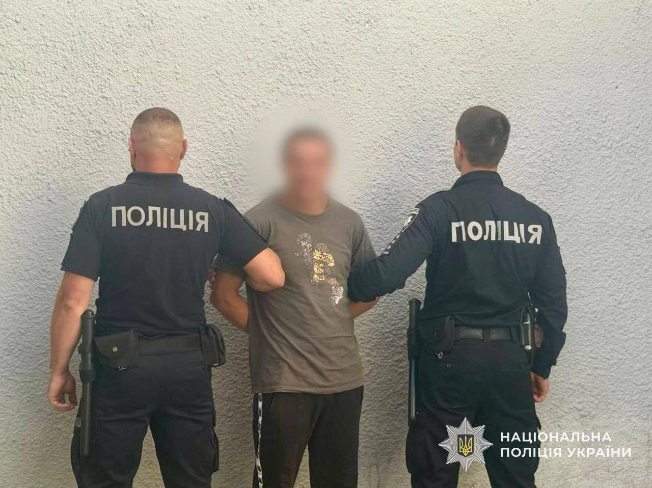 На Рахівщині 22-річного чоловіка затримали за жорстокий напад на 83-річну пенсіонерку (ФОТО)