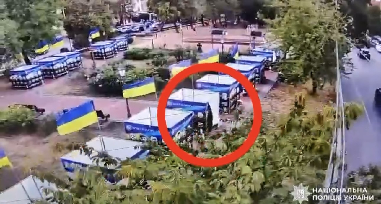 У поліції пояснили пошкодження банерів із портретами полеглих Захисників в Ужгороді (ФОТО)